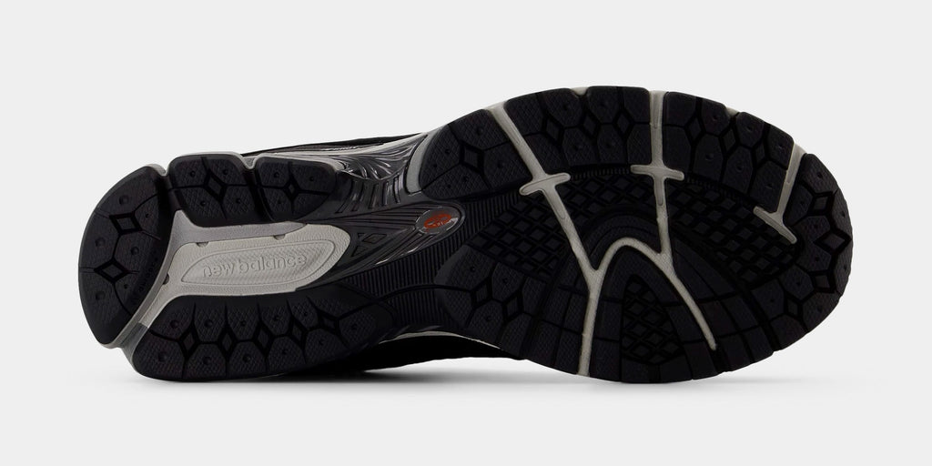2002R Mens Running Shoes (Black/Grey)