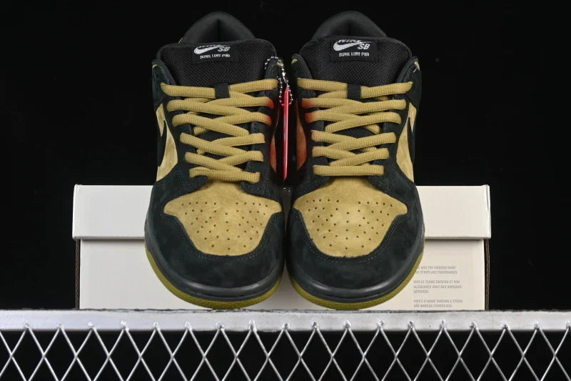 Nike SB Dunk X Supreme 94 "Camper Green"