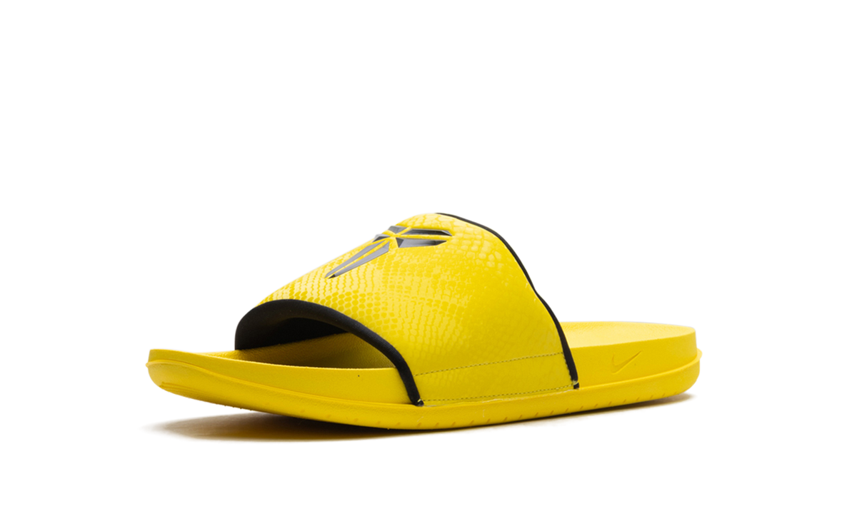 Kobe Offcourt Slide "Lightning" IF2870 700