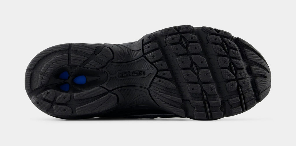 740 Grade School Running Shoes (Black/Silver Metallic)