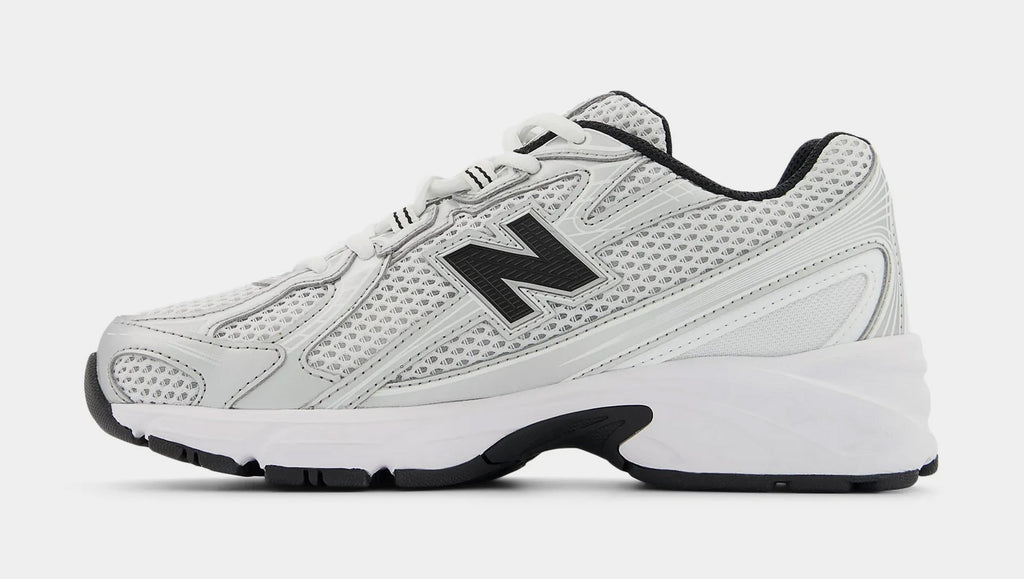 740 Grade School Running Shoes (Silver Metallic/White/Black)