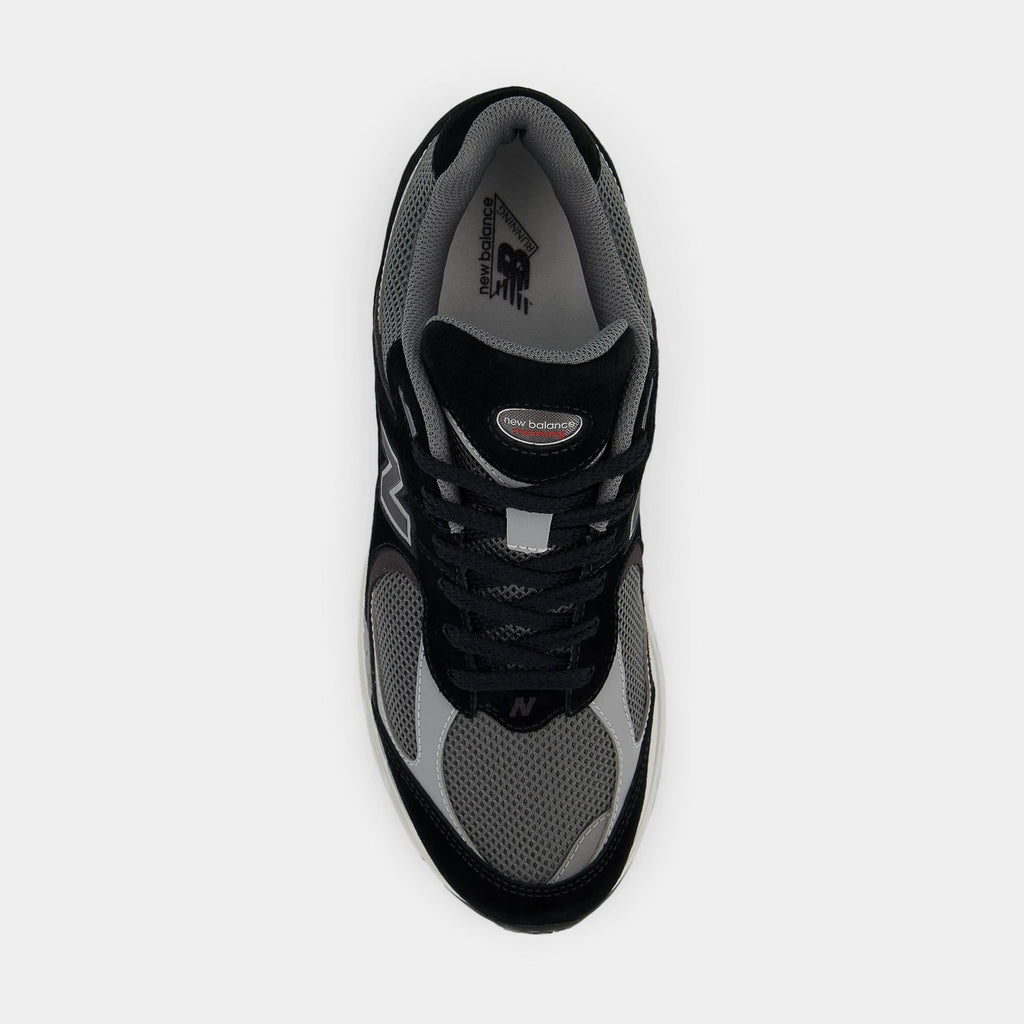 2002R Mens Running Shoes (Black/Grey)