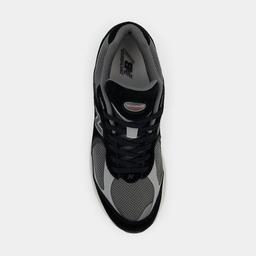 2002R Mens Running Shoes (Black/Grey)