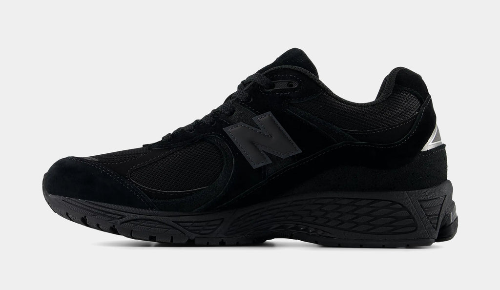 2002R Mens Running Shoes (Black/Black/Silver)