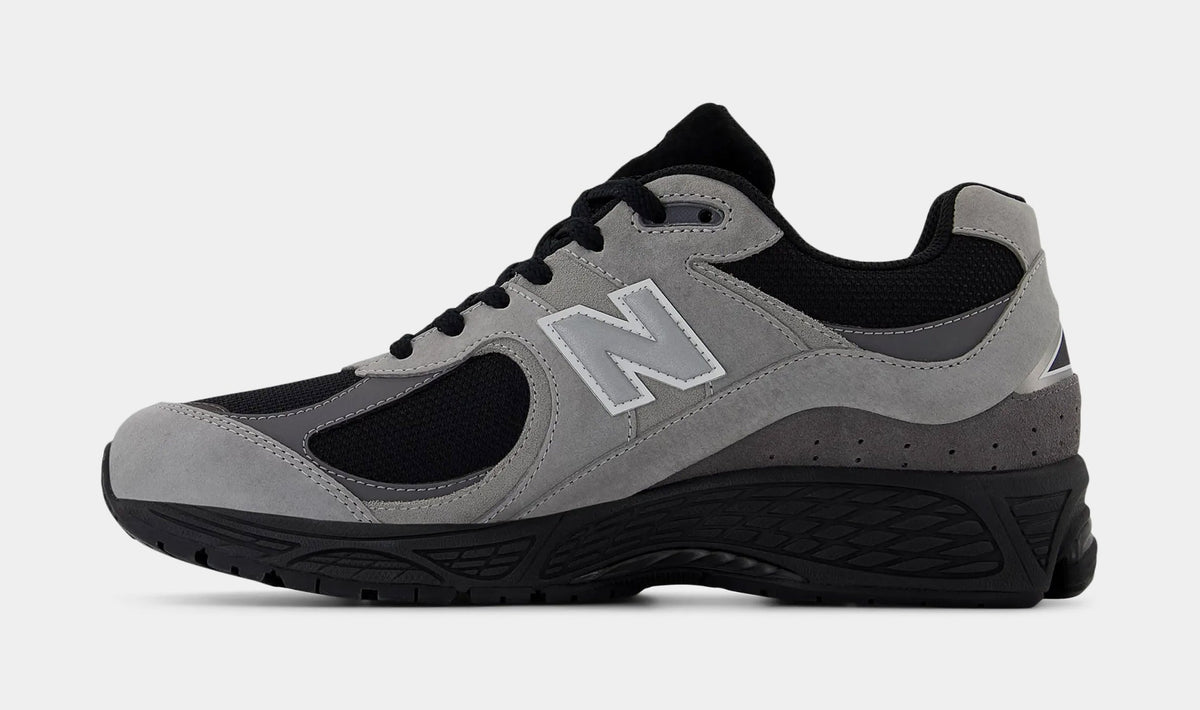 2002R Mens Running Shoes (Grey/Black)