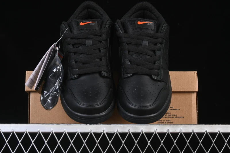 Nike SB Dunk Low "Triple Black"