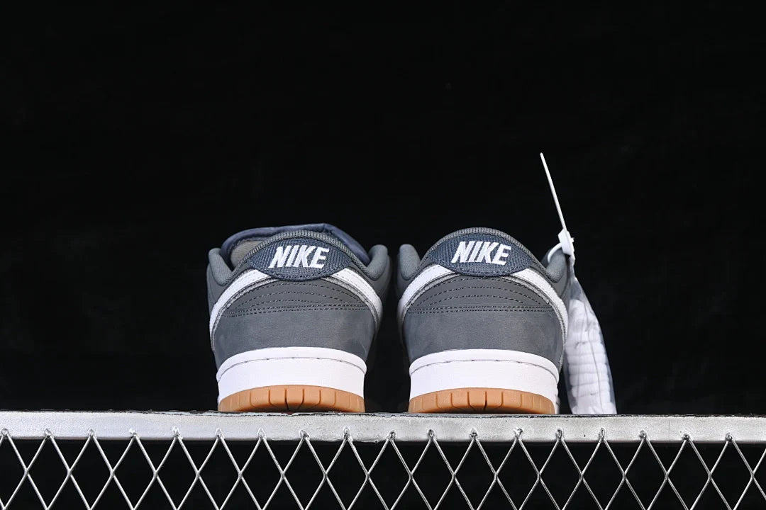 Nike SB Dunk Low "Wolf Gray"