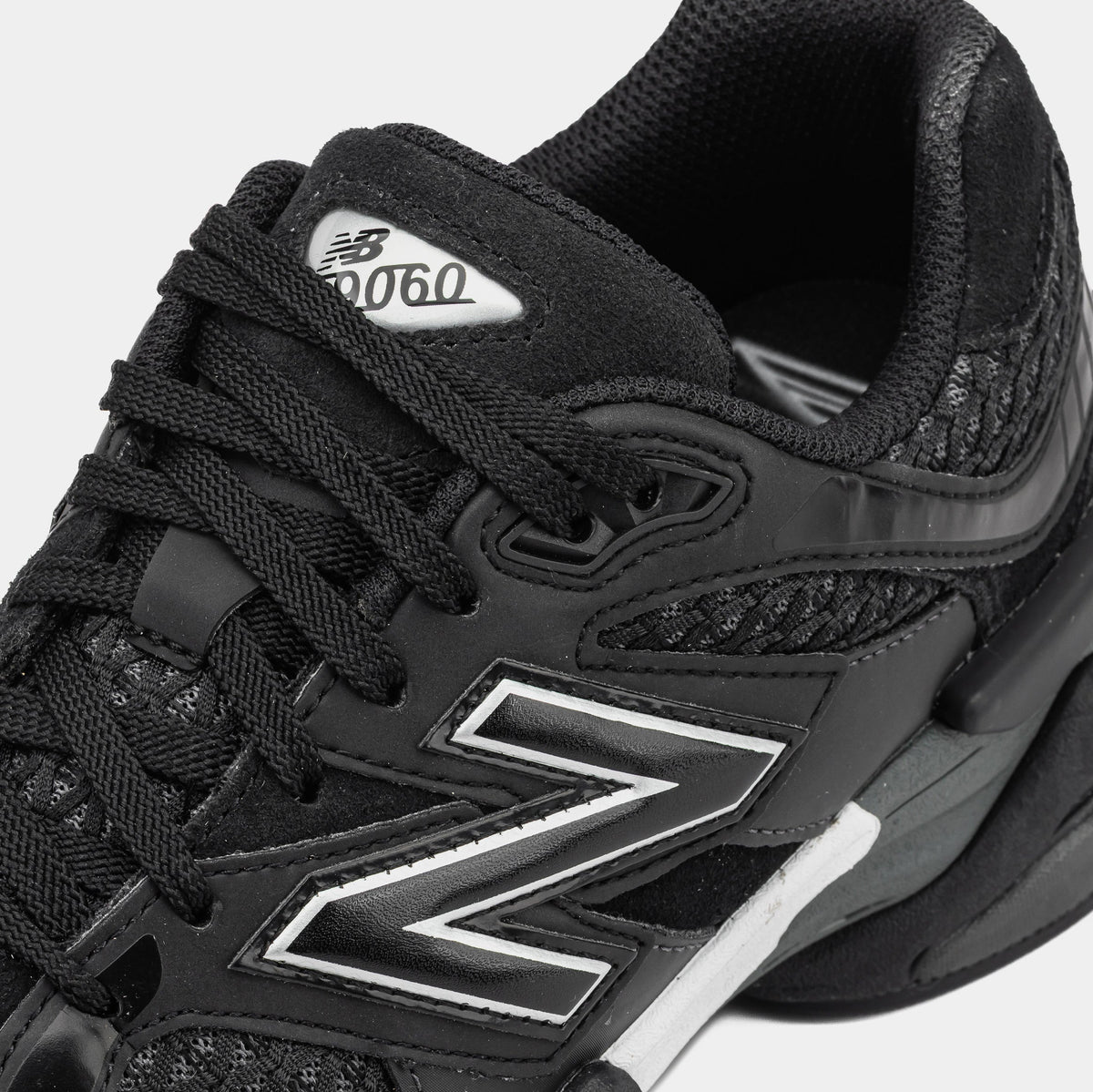 Shoe Palace Exclusive 9060 Mens Lifestyle Shoes (Black/Silver)