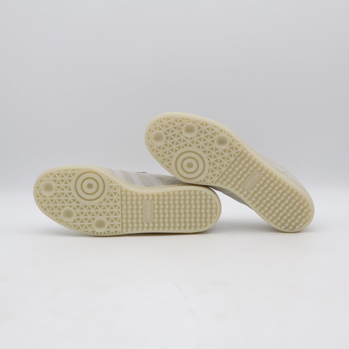 JP5860 adidas Originals Samba Chalk White Grey One Carbon (Men's)