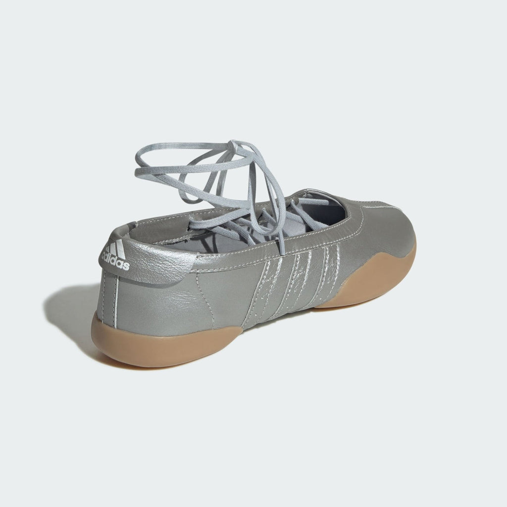 JR7032 adidas Originals Taekwondo Mei Ballet Silver Metalli Silver Meta (Women's