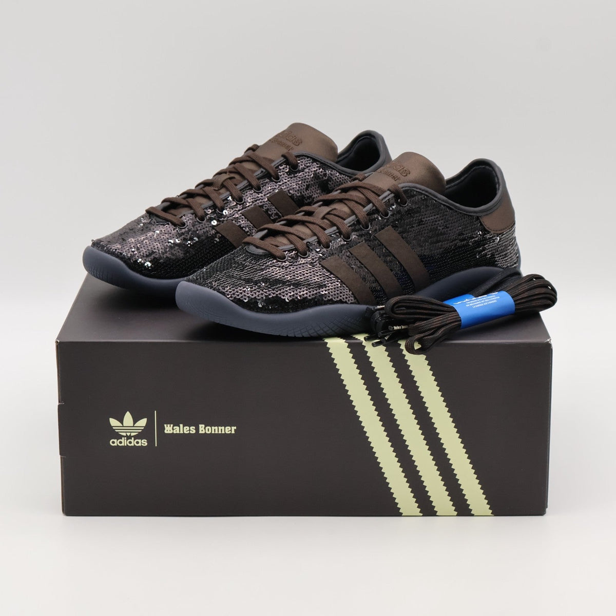 JR0259 Wales Bonner Ã adidas Originals Karintha Lo Core Black (Men's)