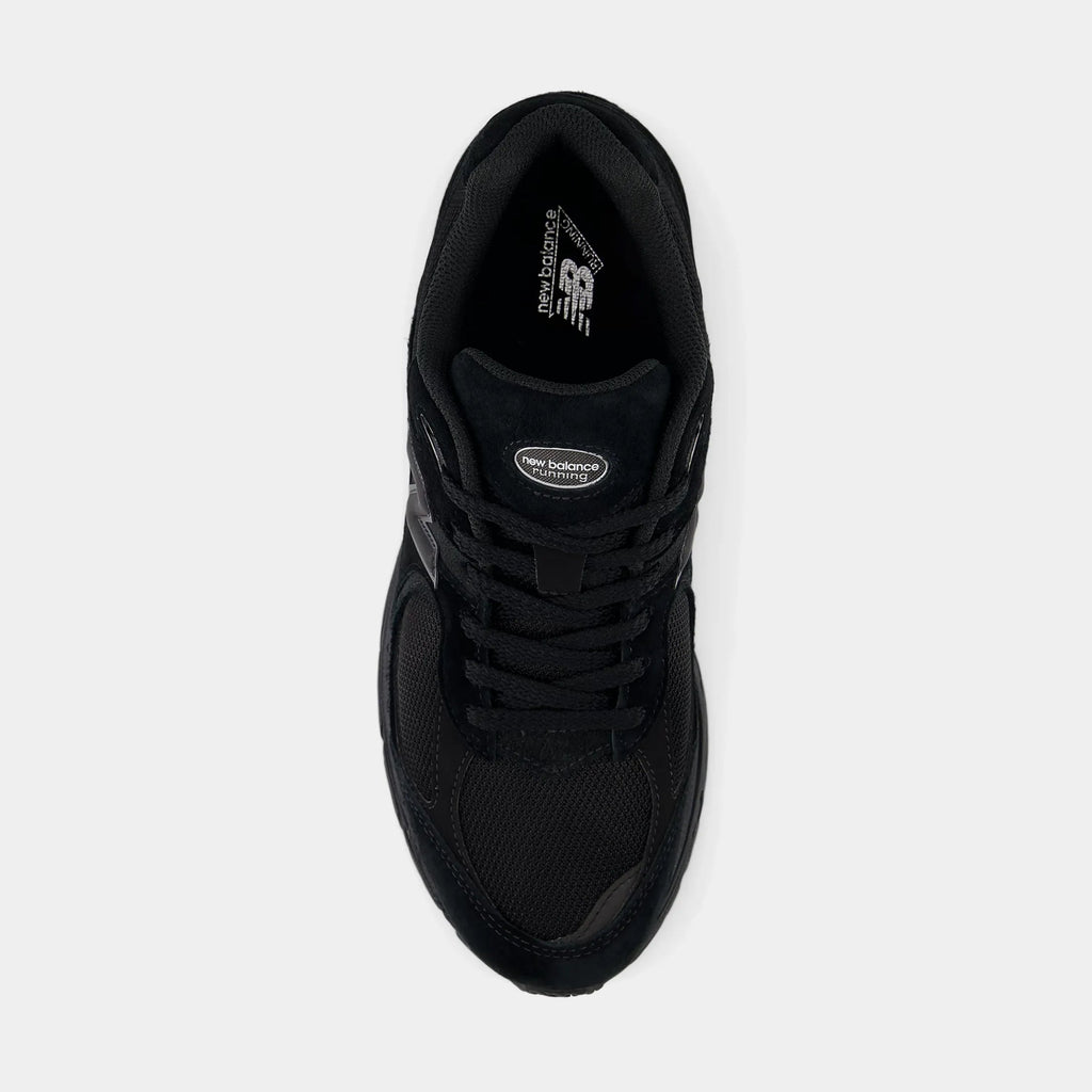 2002R Mens Running Shoes (Black/Black/Silver)
