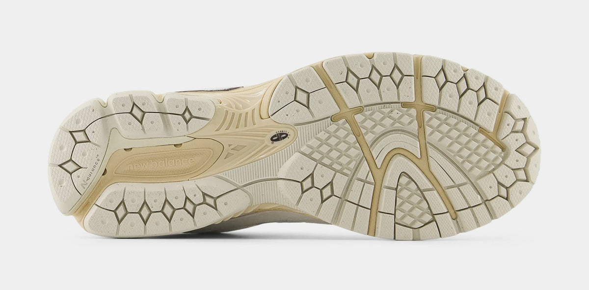 2002R Mens Running Shoes (White/Beige)