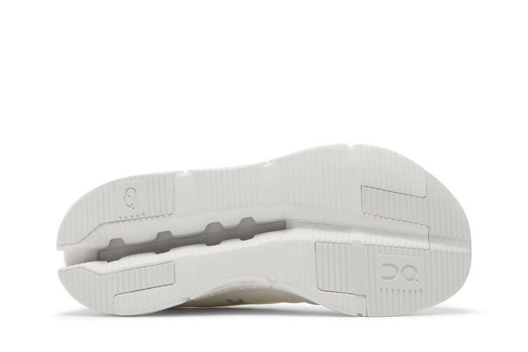 ON Wmns Cloudnova 'Triple White'