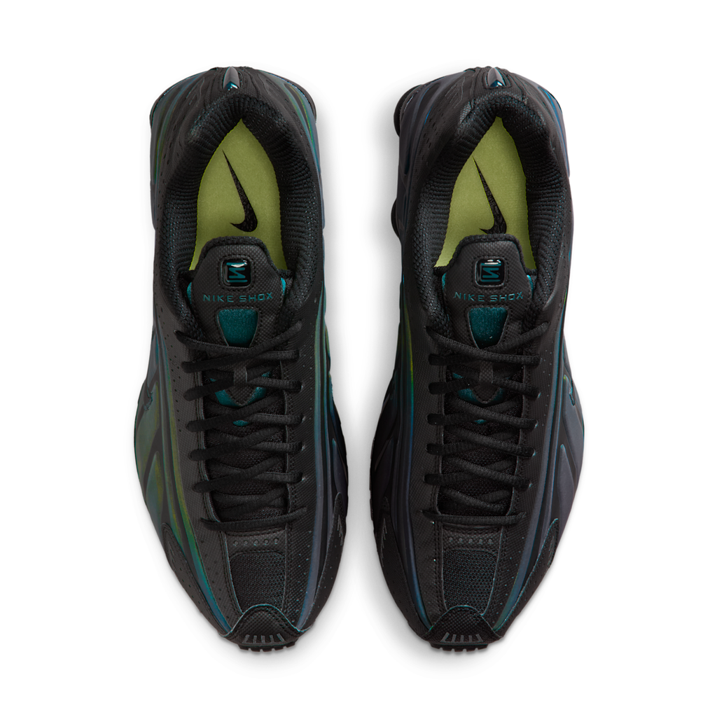 Men's Shox R4 SE Shoes with Reflective Accents