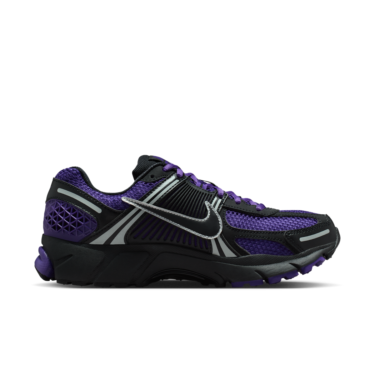Women's Zoom Vomero 5 Shoes with Reflective Accents