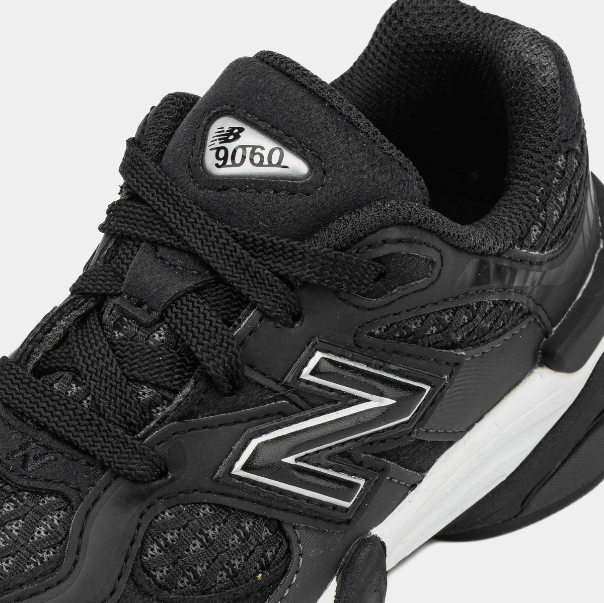 Shoe Palace Exclusive 9060  Preschool Lifestyle Shoes (Black/Silver)