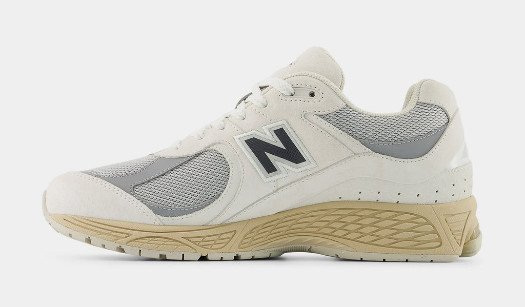 2002R Mens Running Shoes (White/Beige)