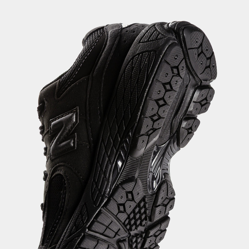 2002R Preschool Running Shoes (Black/Black Metallic)
