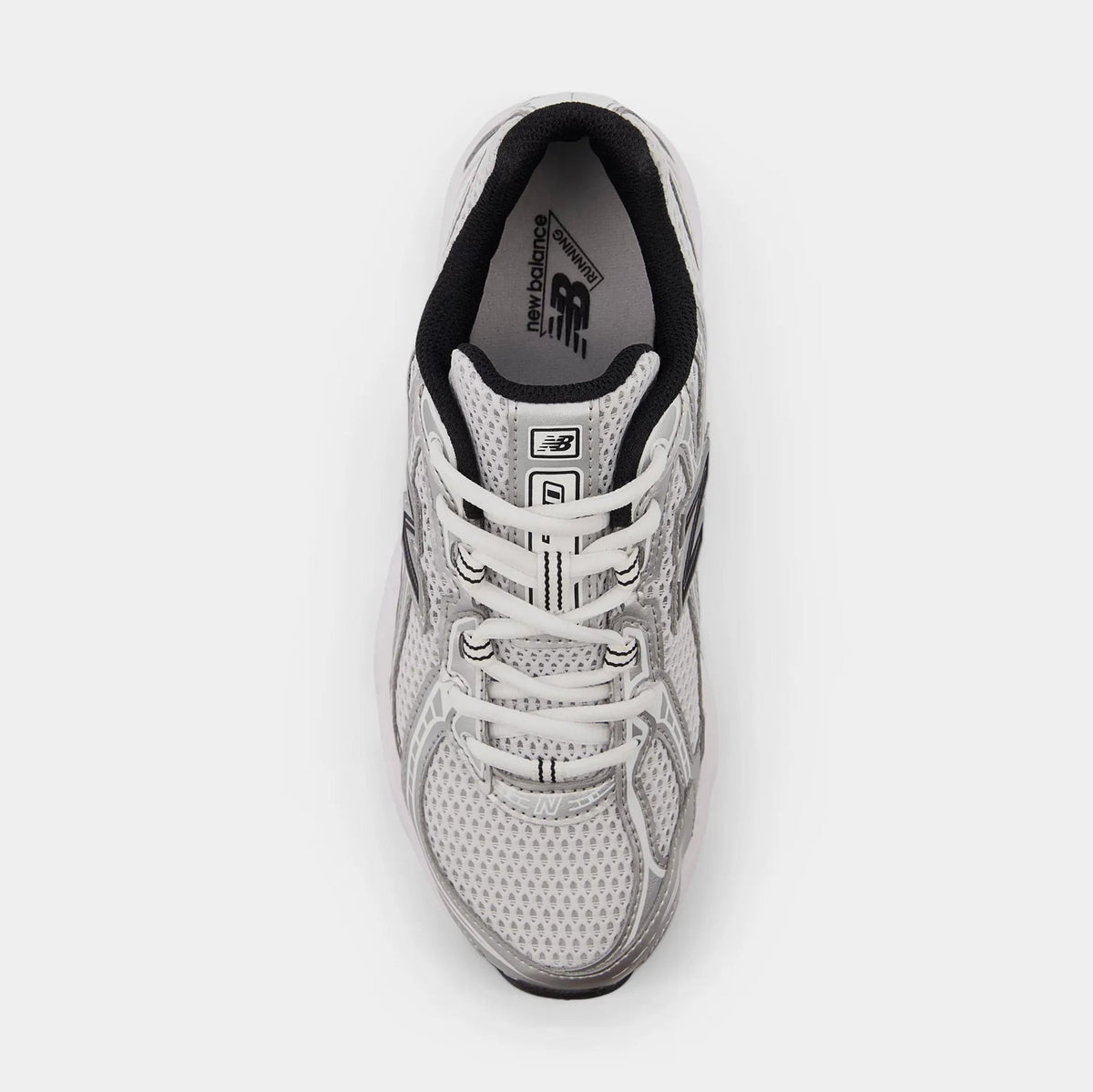 740 Grade School Running Shoes (Silver Metallic/White/Black)
