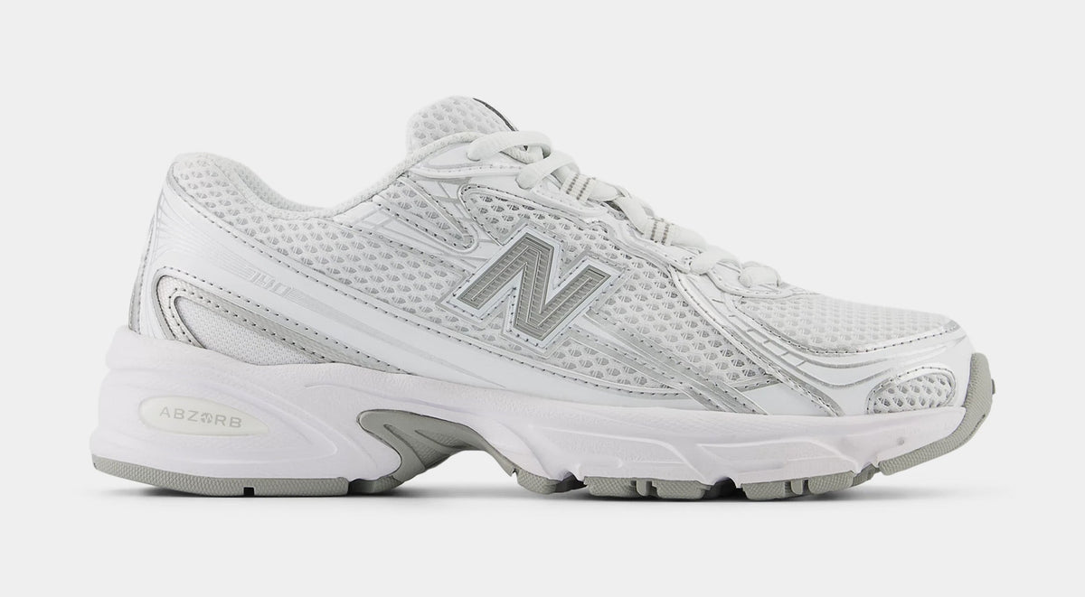 740 Grade School Running Shoes (Silver Metallic/White)