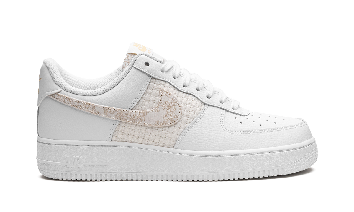 AIR FORCE 1 '07 SE MNS WMNS "Flower Swoosh" DO9458 100