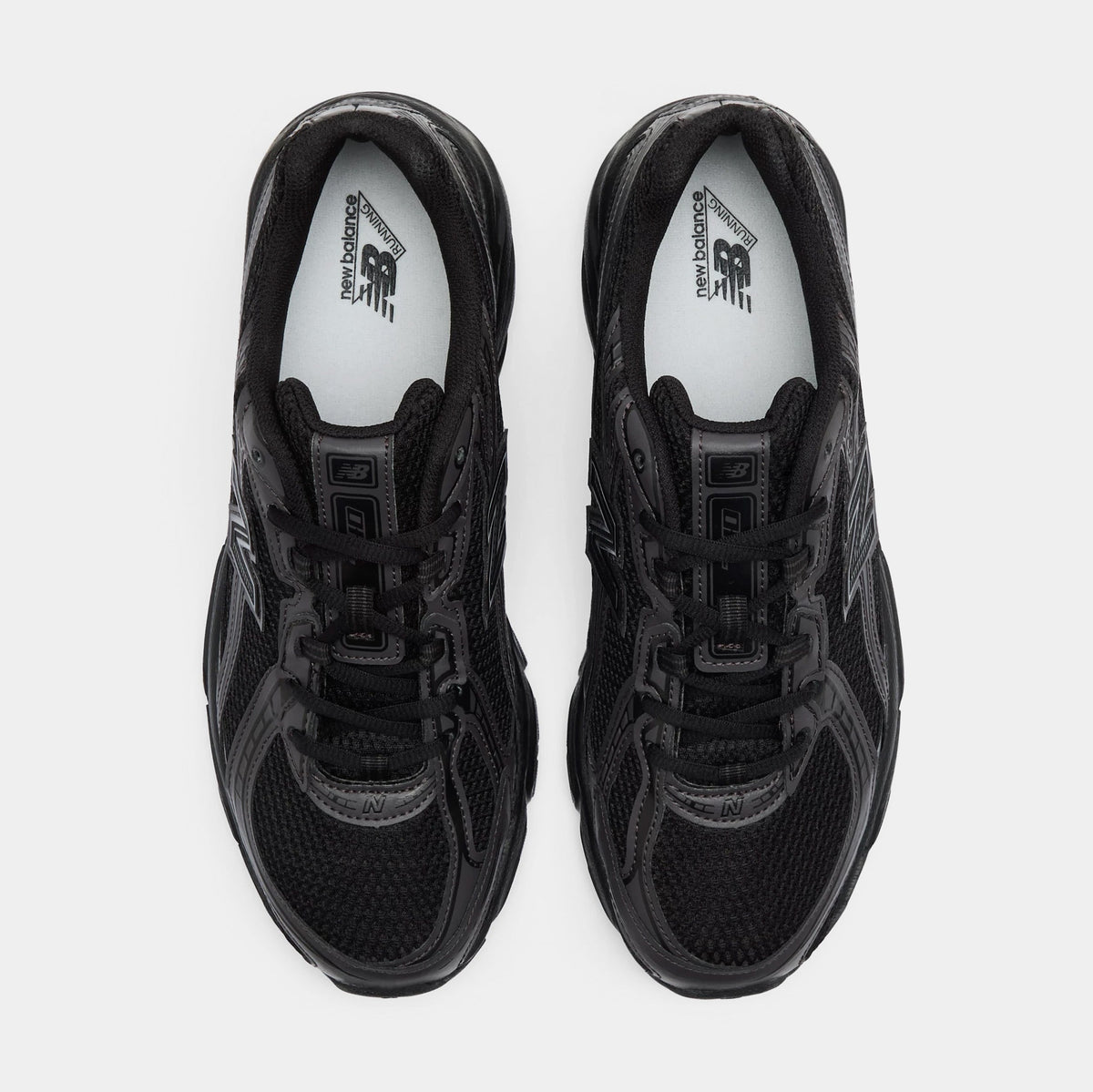 740 Mens Running Shoes (Black/Cement Grey)