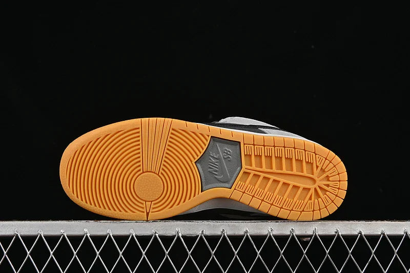 Nike SB Dunk Low "Dark Smoke Grey"