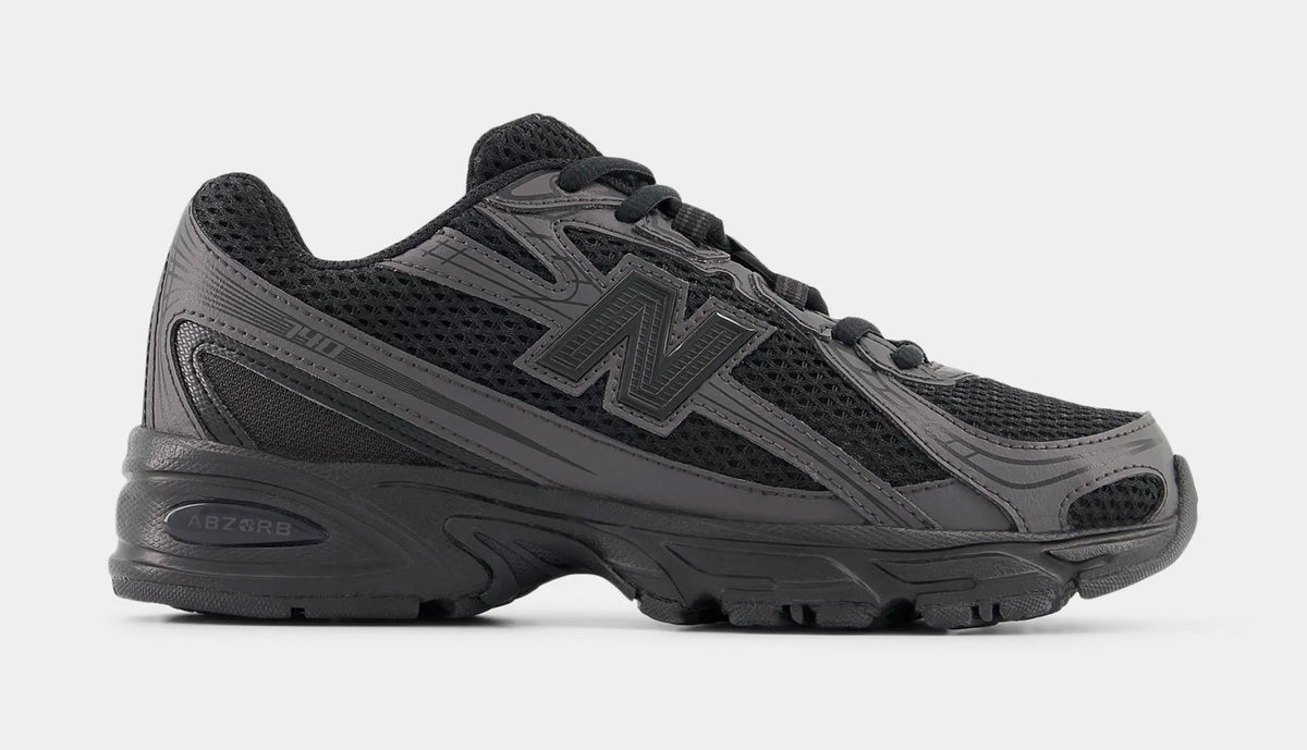 740 Grade School Running Shoes (Black)