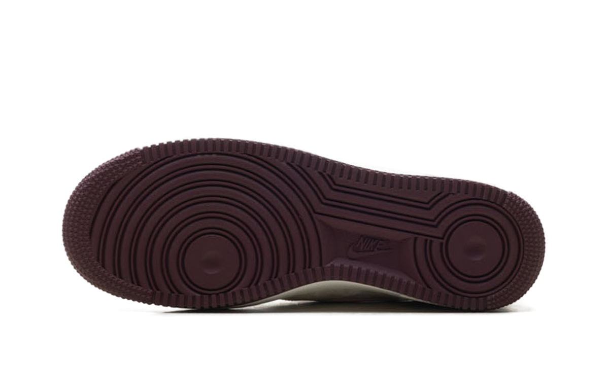 Nike Air Force 1 WMNS "Valentine's Day (2026)" IQ4937 161