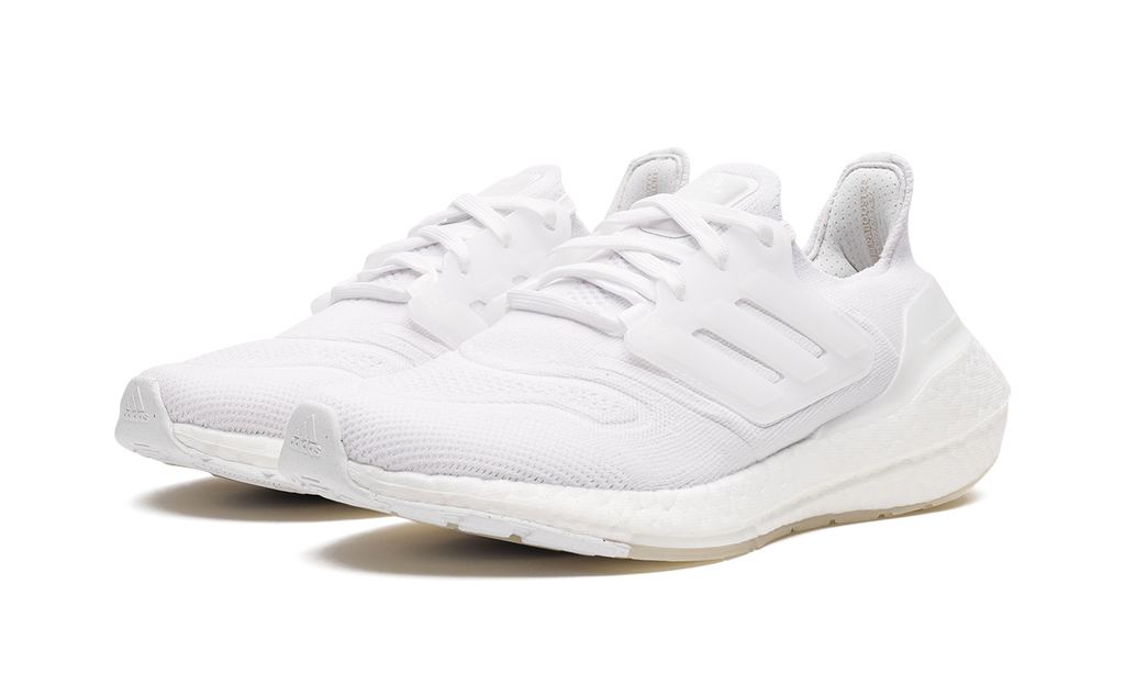 ULTRABOOST 22 WMNS "Triple White" GX5590